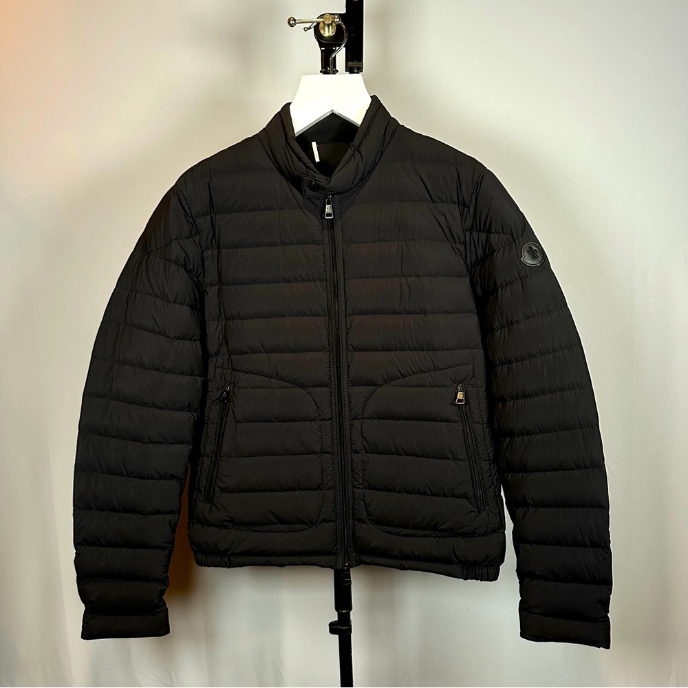 Moncler Puffer Jacket in Matte Black